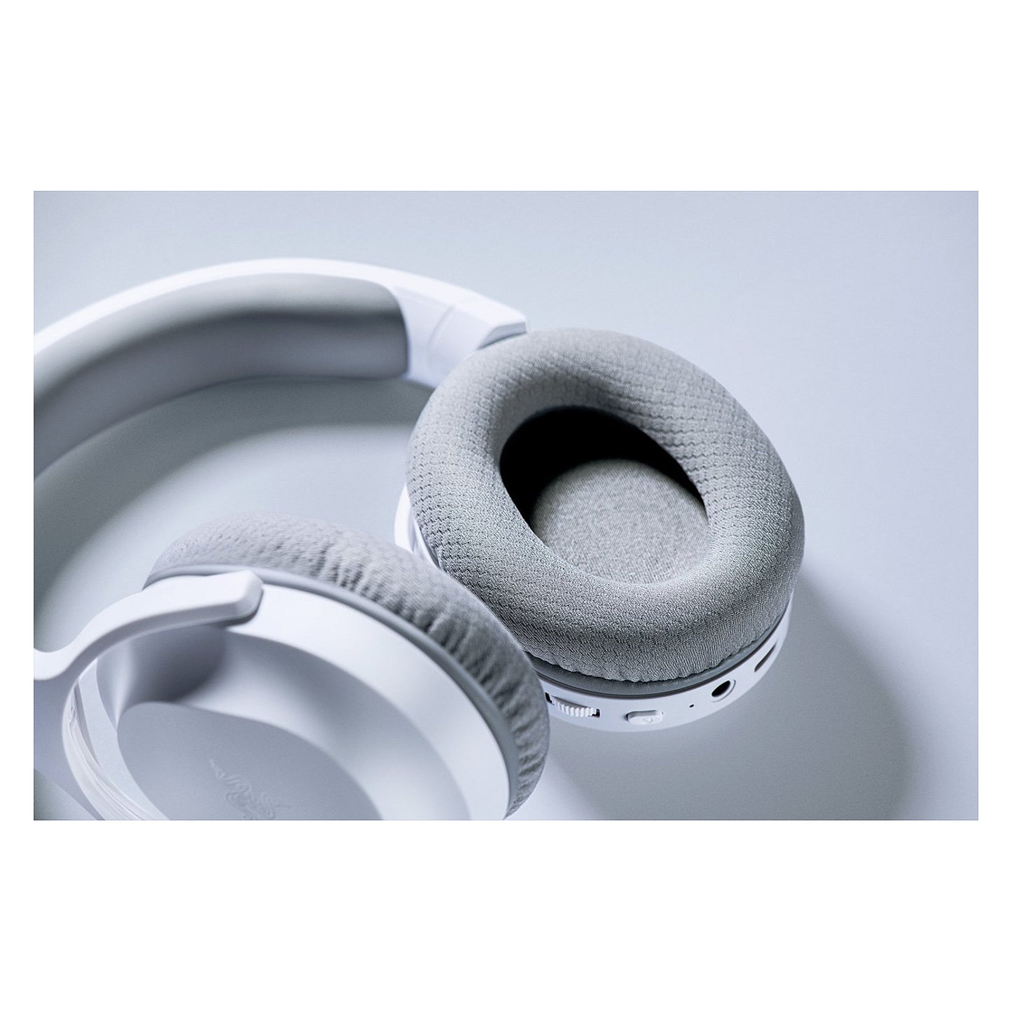 Razer Barracuda X Headset wireless overear white