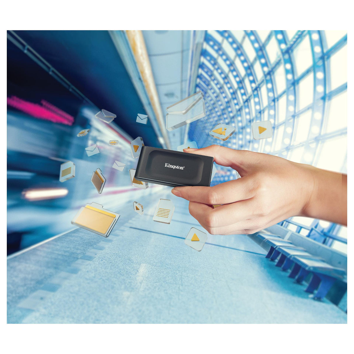 1TB Kingston XS1000 USB 3.2 Gen2 Black