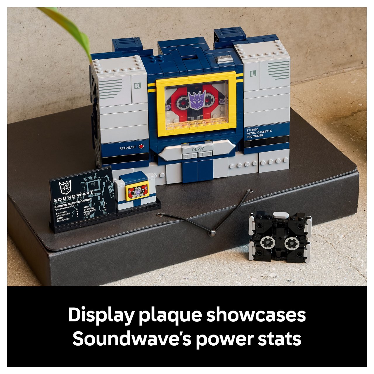 LEGO 10358 Icons Transformers: Soundwave