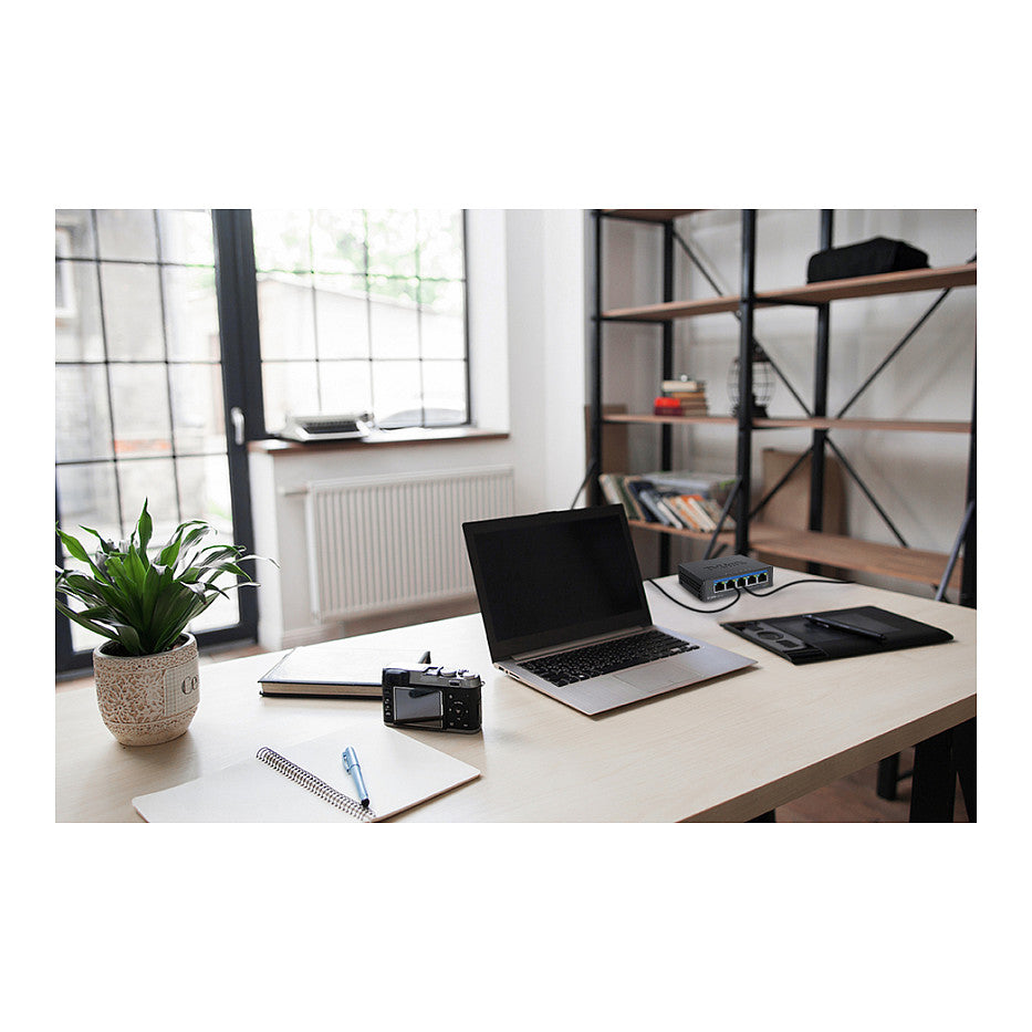 D-Link DMS-105 5-Port Multi-Gigabit Unmanaged Switch