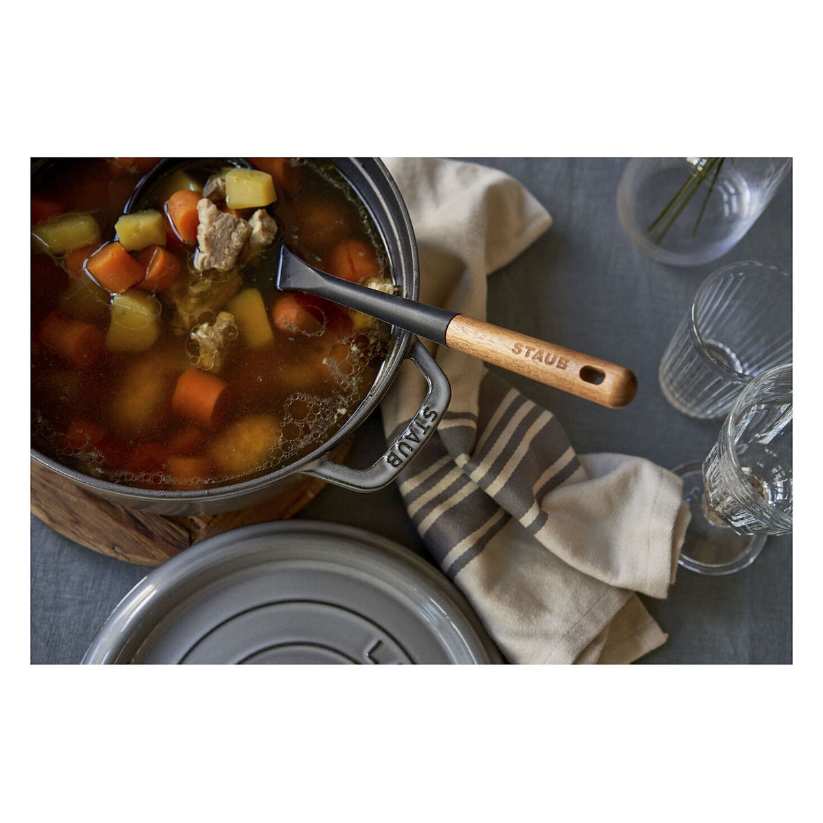 Staub La Cocotte 24cm rund Graphit-grau.Gusseisen