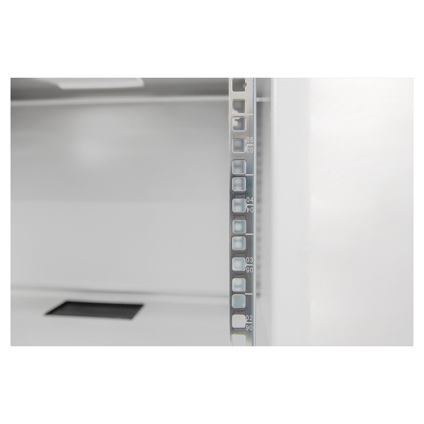 DIGITUS Wandgehäuse SOHO 12HE 595x540x400 mm grau unm.