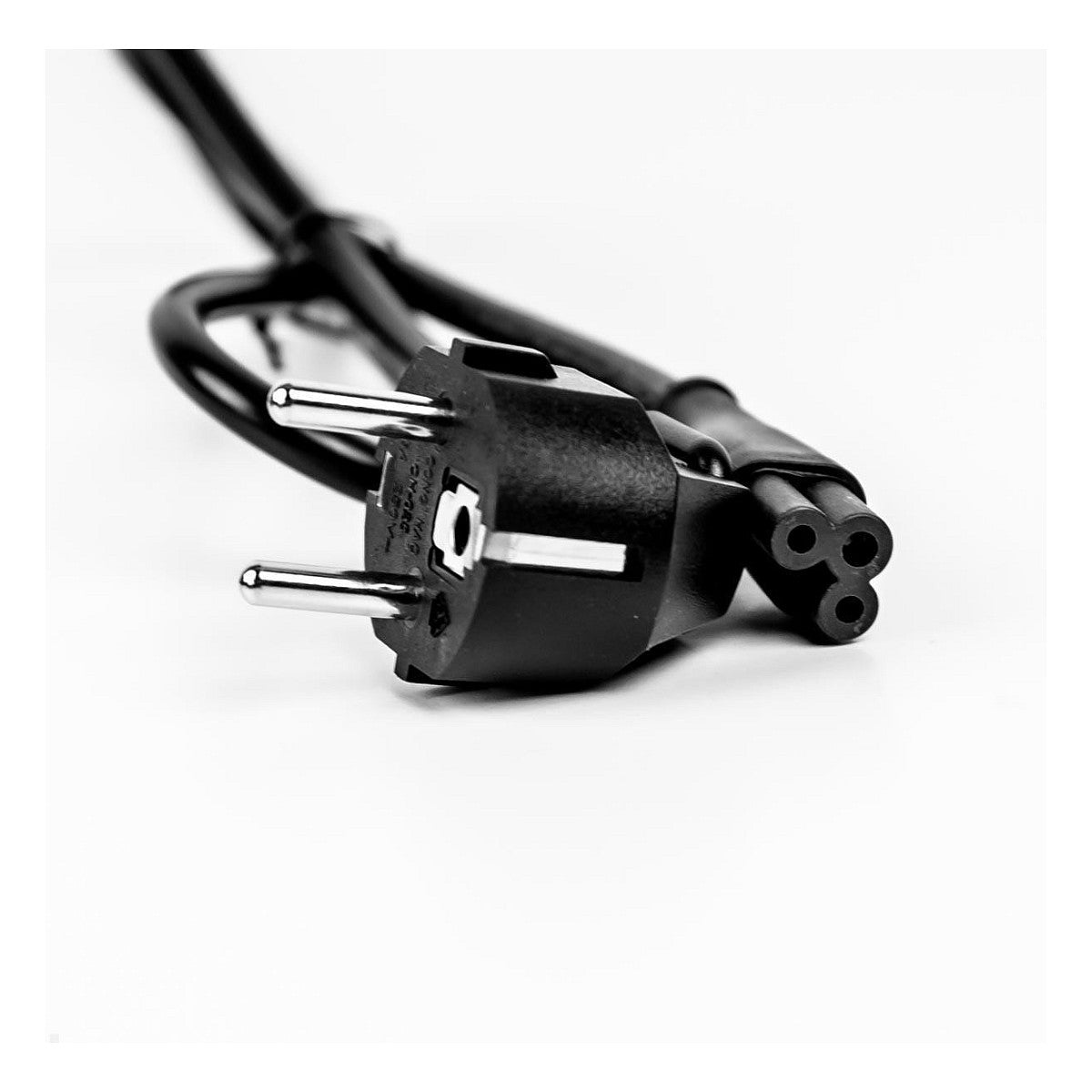 BACHMANN Kabel IEC C5 Steckdose auf CEE7 Stecker L 1m
