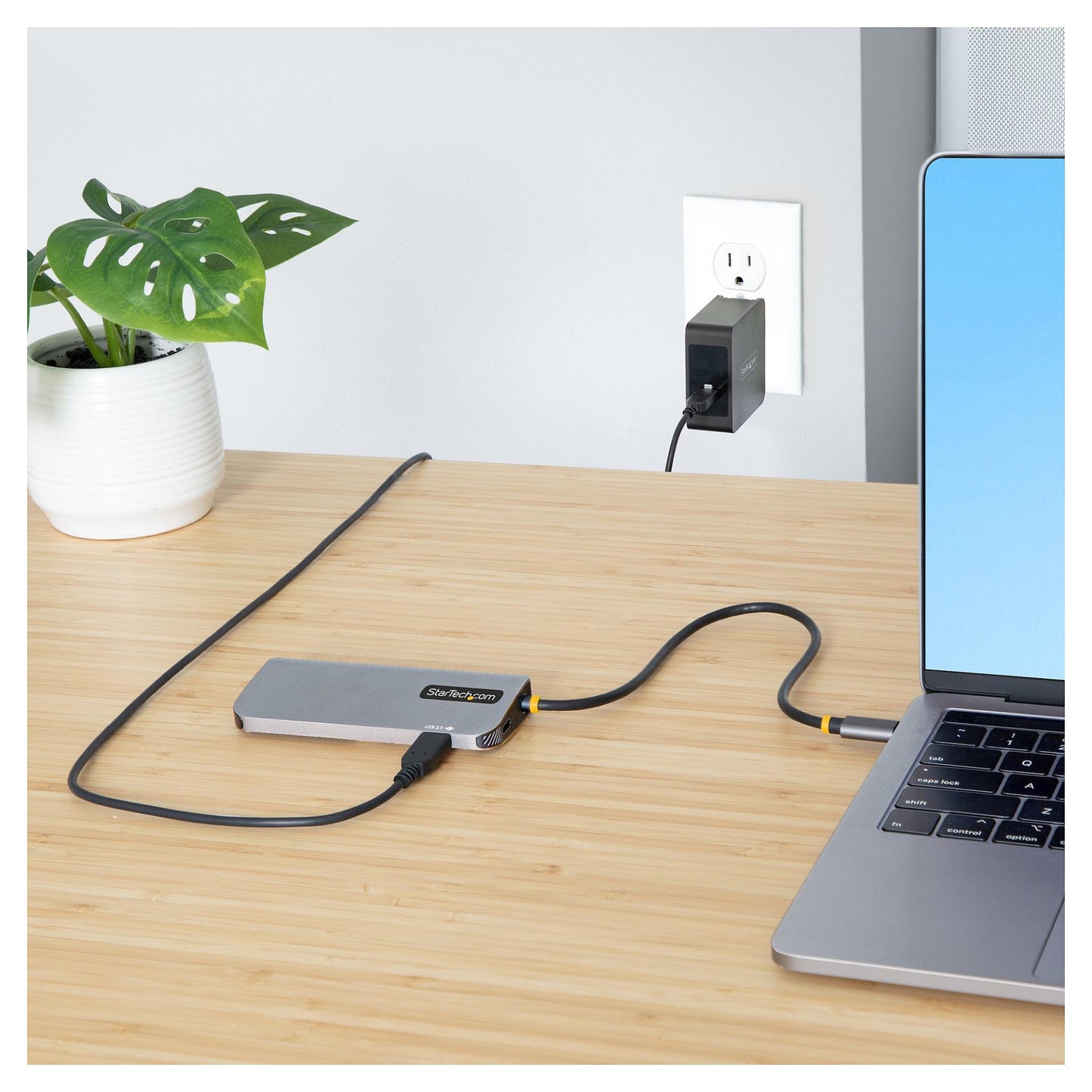 D StarTech USBC MULTIPORT ADAPTER 4K 60HZ