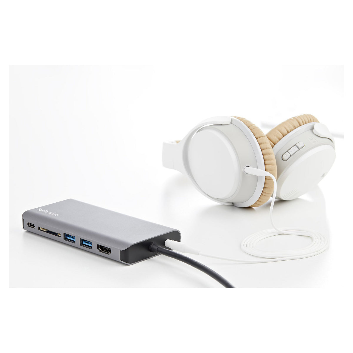 D StarTech USB-C MULTIPORT ADAPTER / DOCK