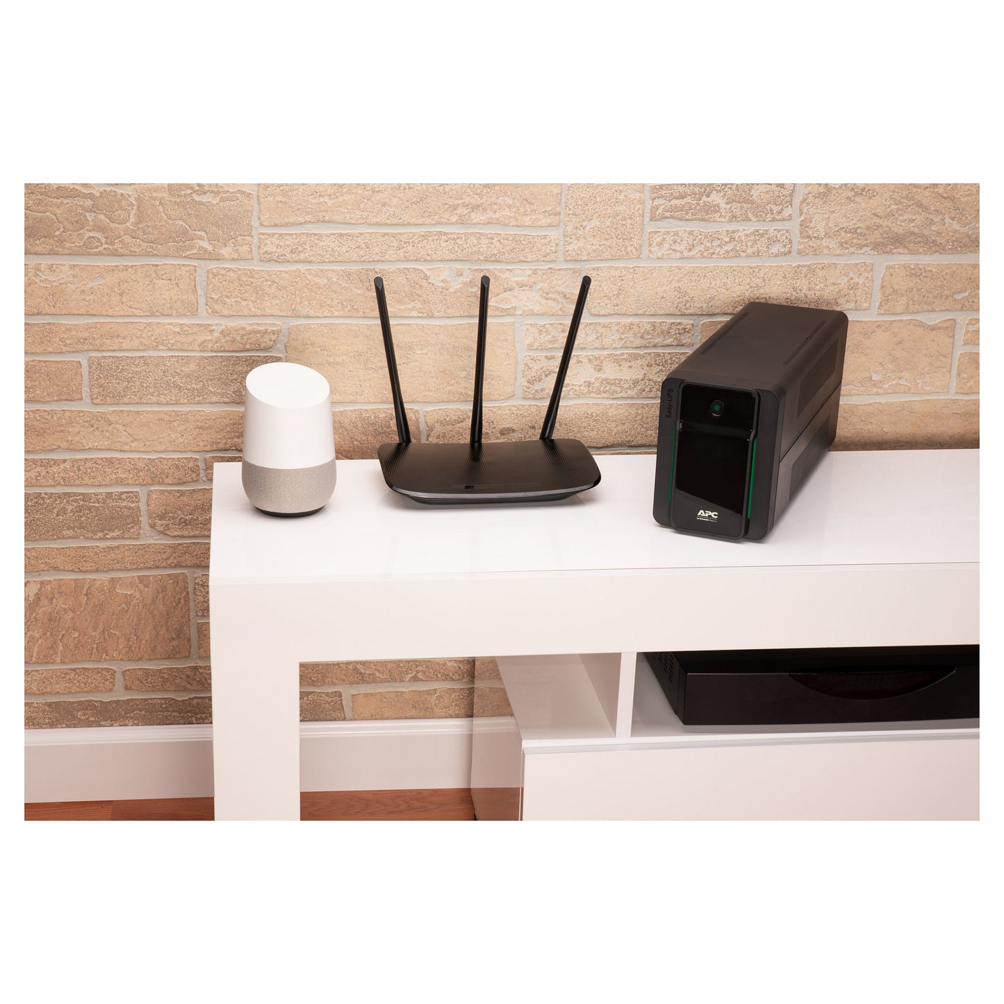 APC Easy UPS BVX700LI-GR Tower Line Interactive 360W 700VA