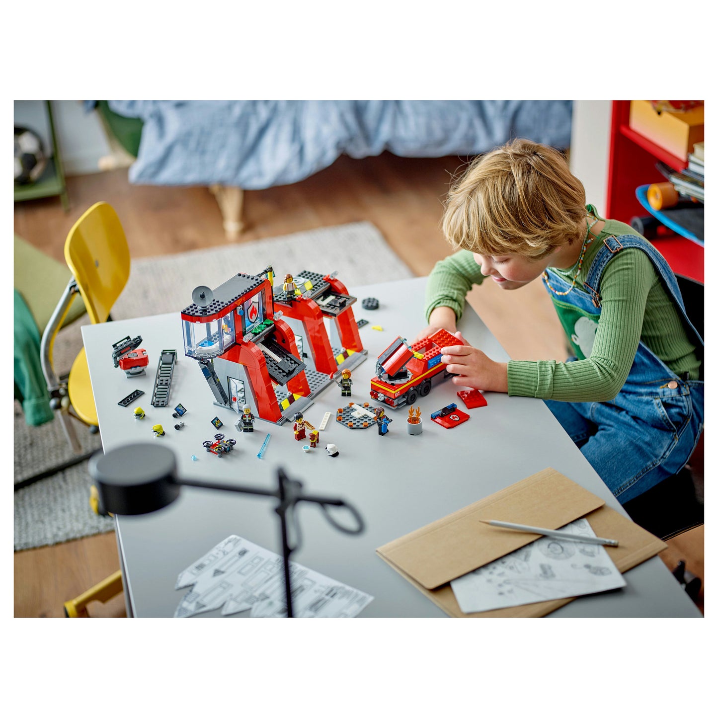 LEGO City Feuerwehrstation mit Drehleiterfahrzeug 60414