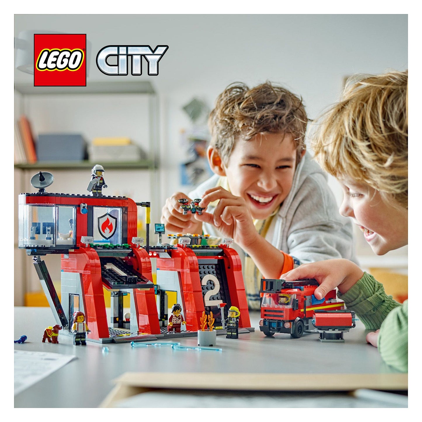 LEGO City Feuerwehrstation mit Drehleiterfahrzeug 60414