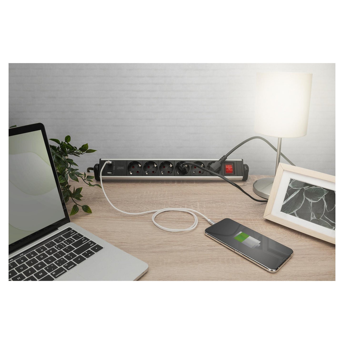 Digitus 6-Fach Steckdosenleiste mit 2xUSB-A; 1xUSB-C und Schalter Schwarz/Silver