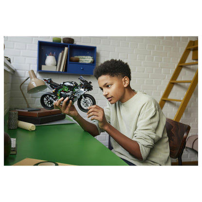 LEGO Technic Kawasaki Ninja H2R Motorrad 42170