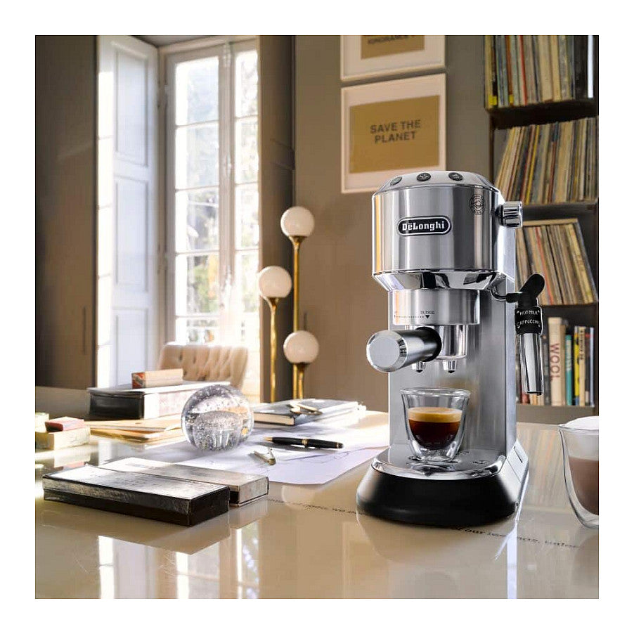 DeLonghi Kaffeemaschine Dedica EC685.M *silber*