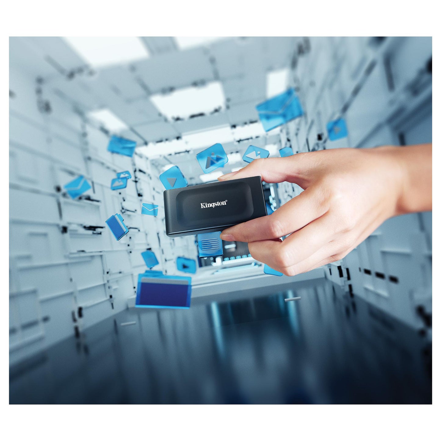 2TB Kingston XS1000 USB 3.2 Gen2 Black