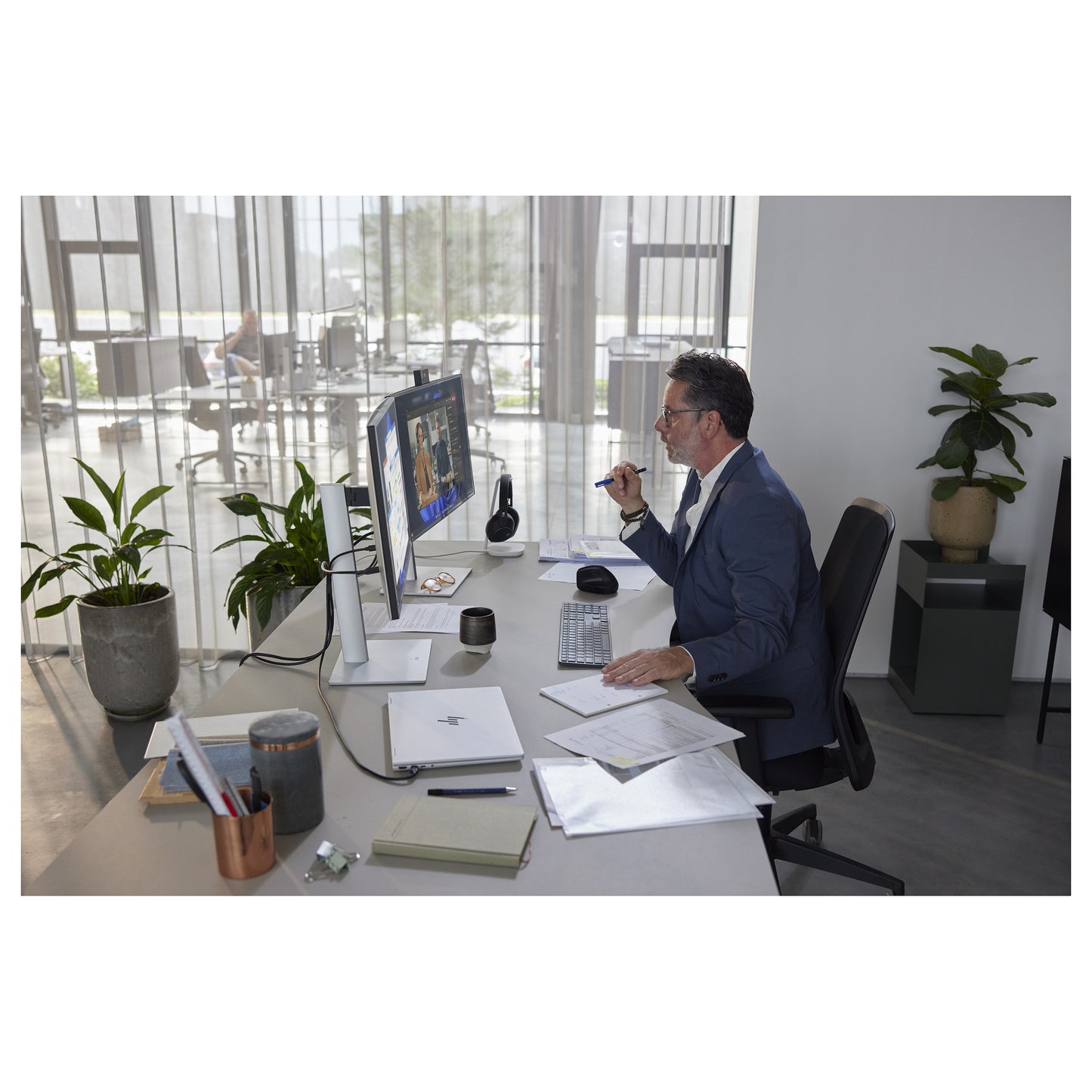 HP EliteBook 1040 G11 Intel Core Ultra 5 125H 35,56cm 14Zoll 16GB 512GB/SSD W11P 1 Jahr (DE)