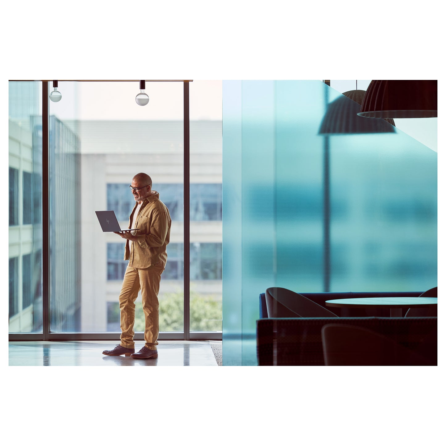 HP AI EliteBook X G1i CU5 228V/32GB/512GB/W11Pro atmosphere blue