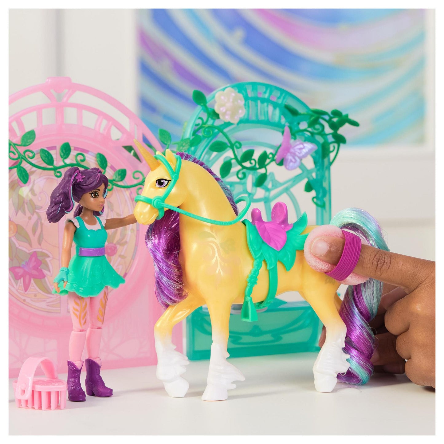 Spinmaster Unicorn Academy - Ava & Einhorn Leaf Stall Spielset mit Farbwechseleffekt