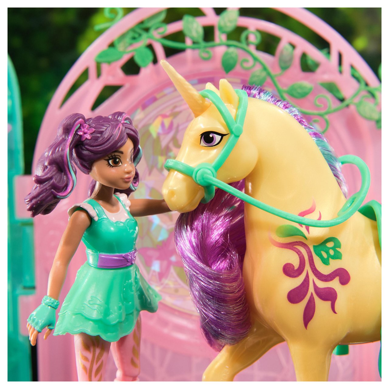 Spinmaster Unicorn Academy - Ava & Einhorn Leaf Stall Spielset mit Farbwechseleffekt