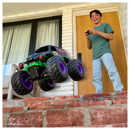 Spinmaster Monster Jam - Smash 'n Bash Grave Digger, (Mastab 1:15)
