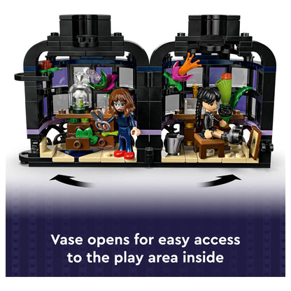 LEGO 76784 Wednesday Schwarze Dahlie