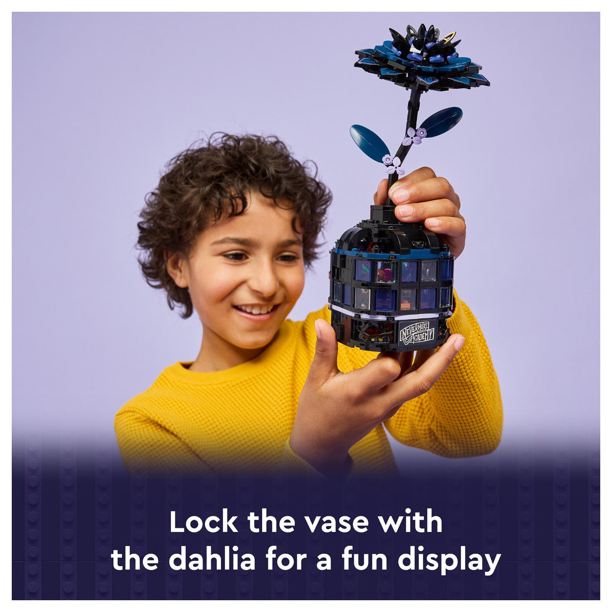 LEGO 76784 Wednesday Schwarze Dahlie