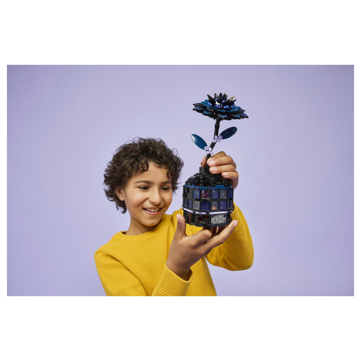 LEGO 76784 Wednesday Schwarze Dahlie