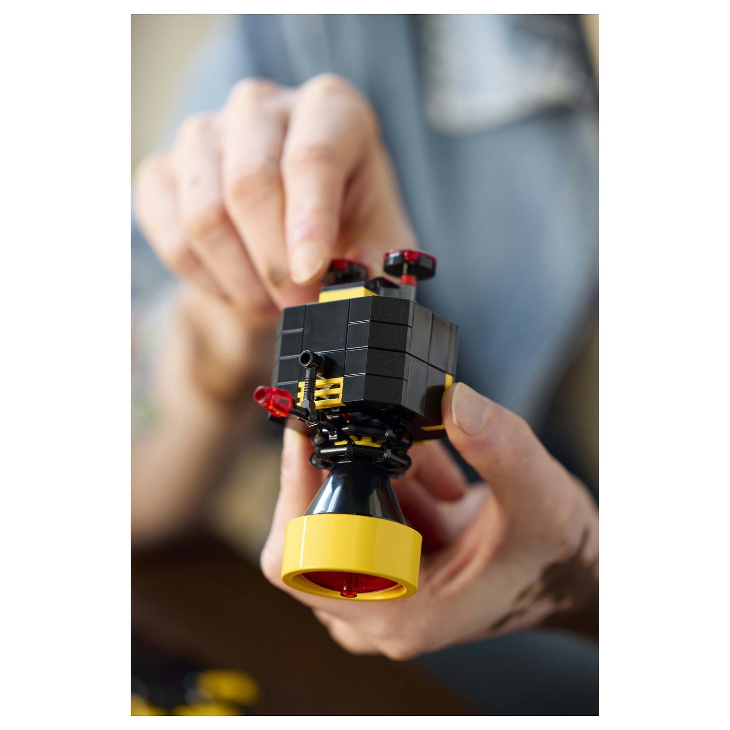 LEGO Icons 10355 Blacktron Renegade