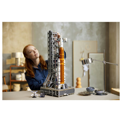 LEGO Icons 10341 NASA Artemis Startrampe