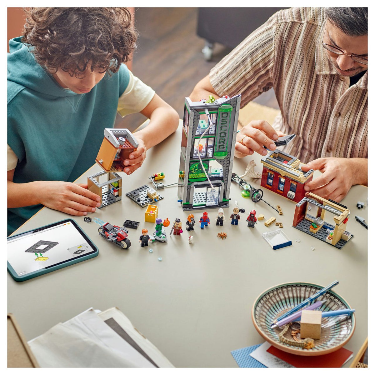 LEGO 76324 Marvel Super Heroes Spider-Man vs. Oscorp
