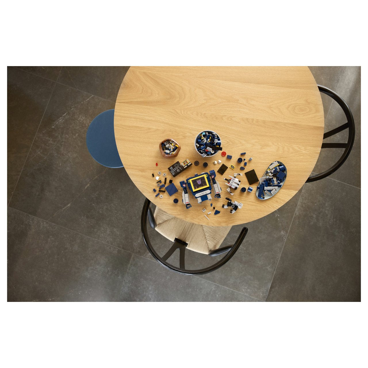 LEGO 10358 Icons Transformers: Soundwave