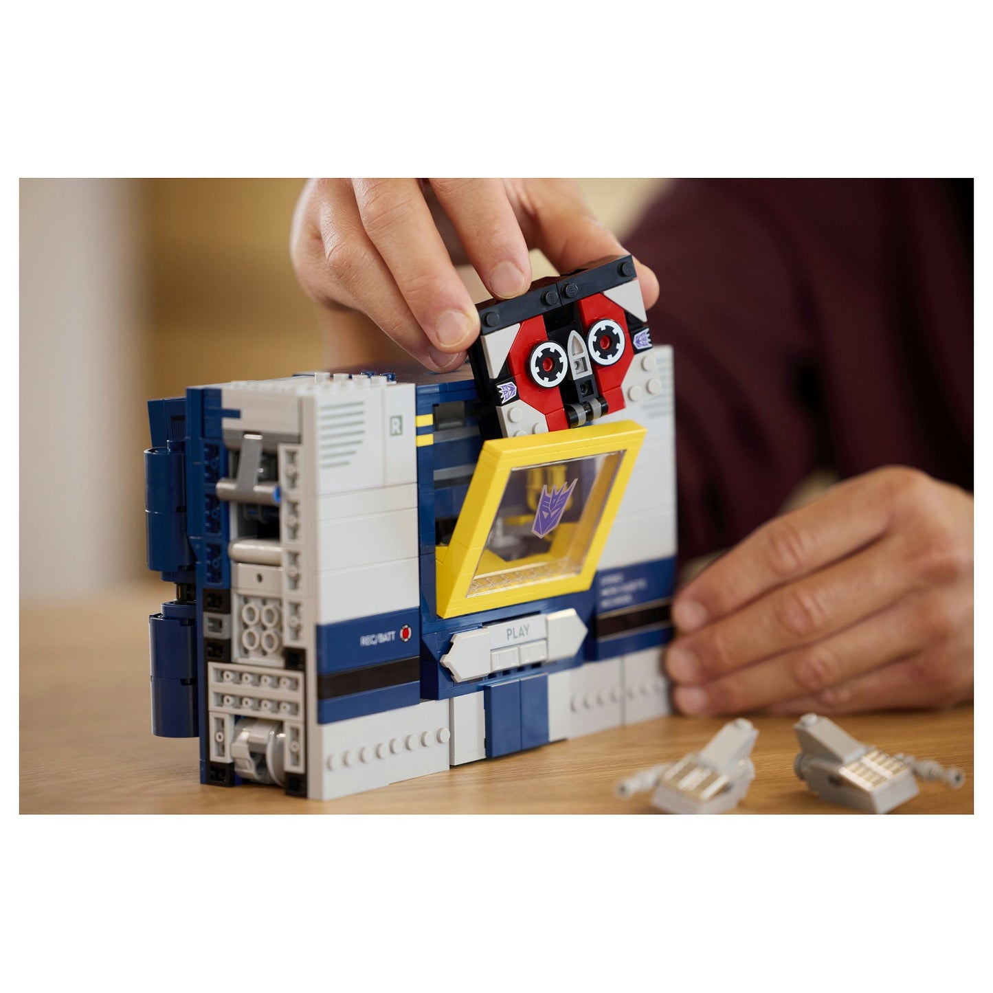 LEGO 10358 Icons Transformers: Soundwave