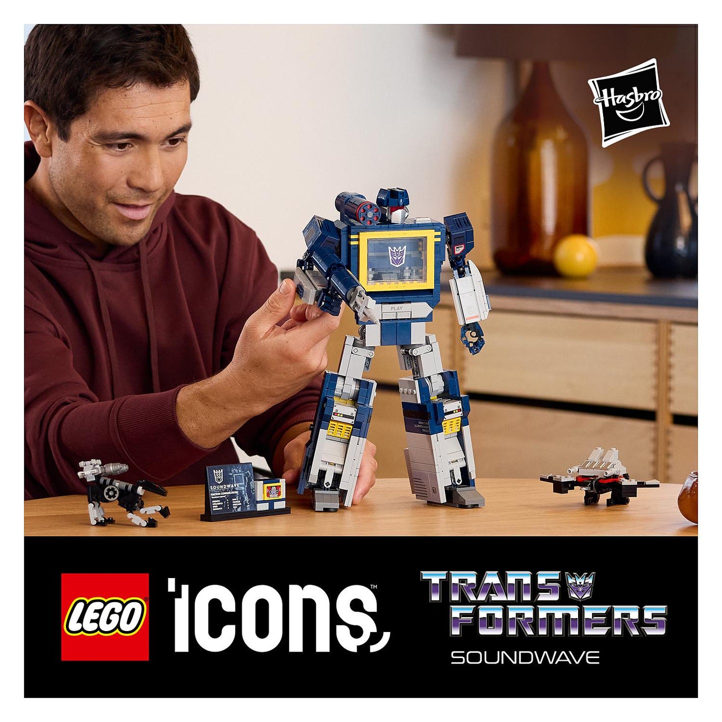 LEGO 10358 Icons Transformers: Soundwave