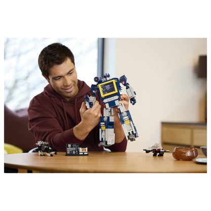 LEGO 10358 Icons Transformers: Soundwave