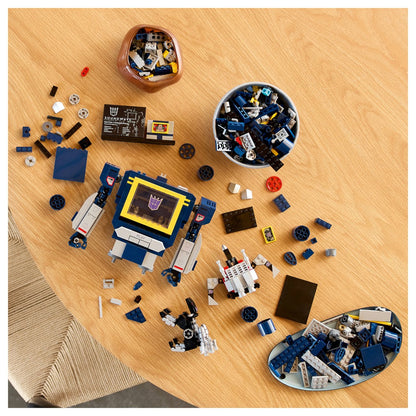 LEGO 10358 Icons Transformers: Soundwave
