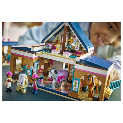 LEGO 42688 Friends Pferdestall und Reitschule