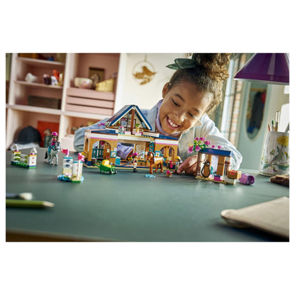LEGO 42688 Friends Pferdestall und Reitschule