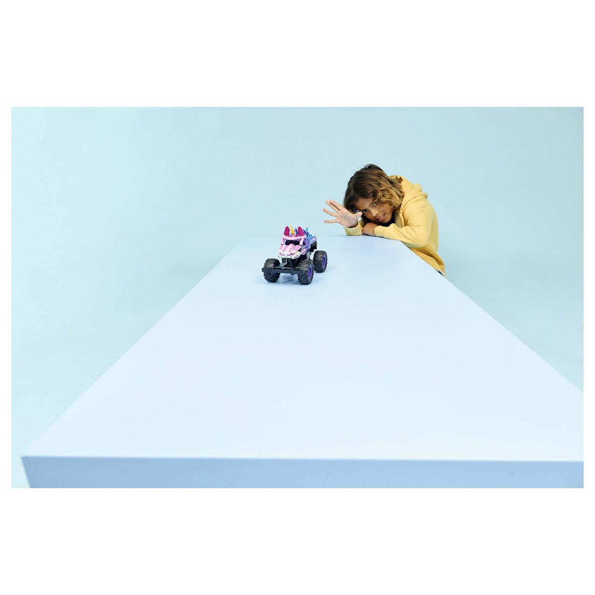LEGO 42220 Technic Monster Jam Sparkle Smash mit Rckziehmotor