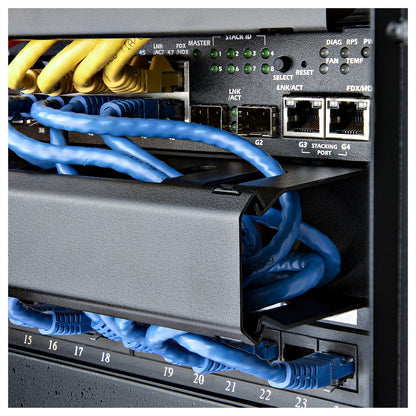 STARTECH.COM 1 HE 19 Zoll Rangierpanel / Kabelordner Kabelmanagement mit Abdeckung - Server Finger Kabelkanal