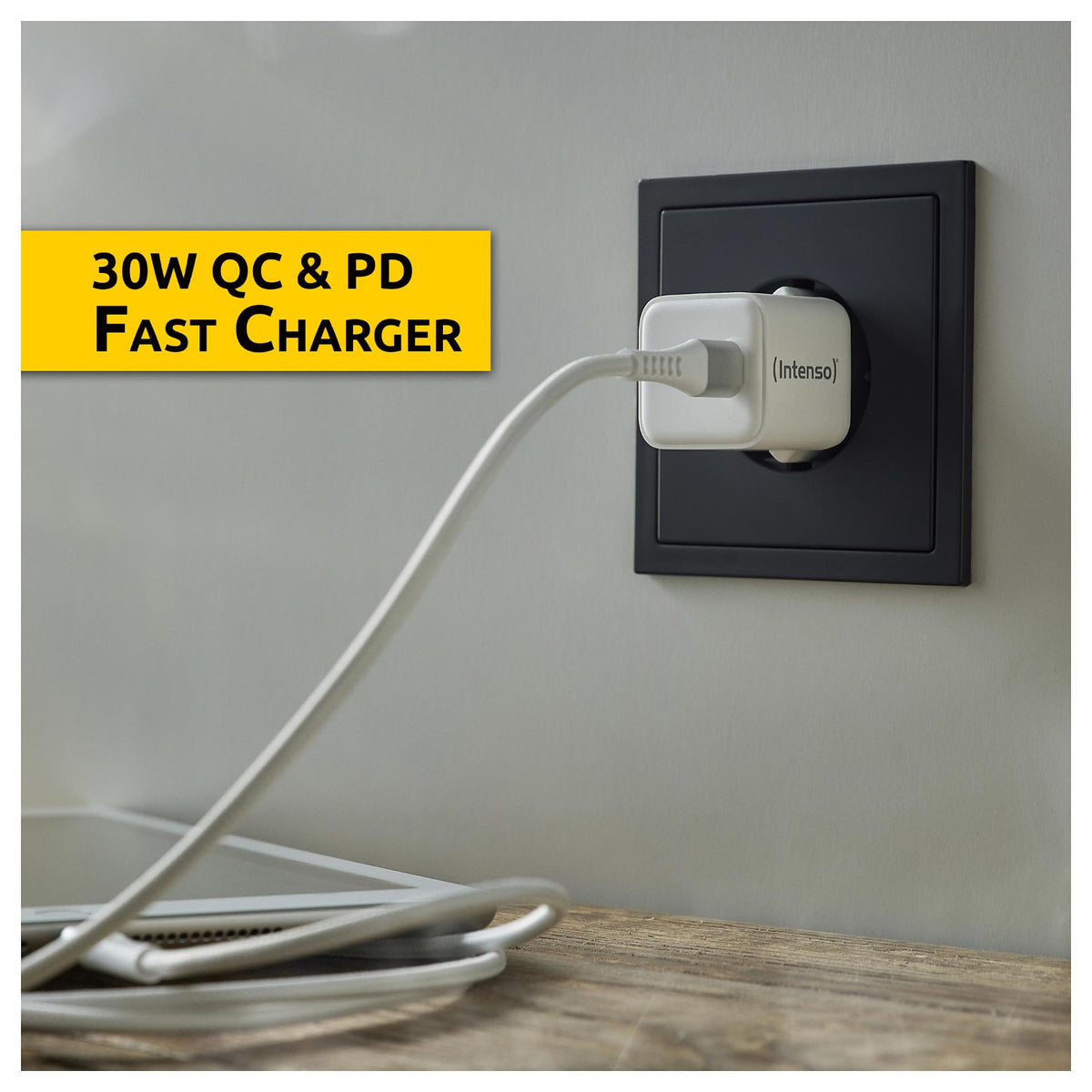 Intenso Netzteil Power Adapter W30C GaN, Anschluss: 1x USB-C Output: max. 30 Watt, GaN-Technologie, Weiß