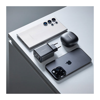 Intenso Power Adapter W65ACC Gan, Schwarz 65 Watt Netzteil, Zwei USB-C Anschlüsse und einem USB-A Anschluss