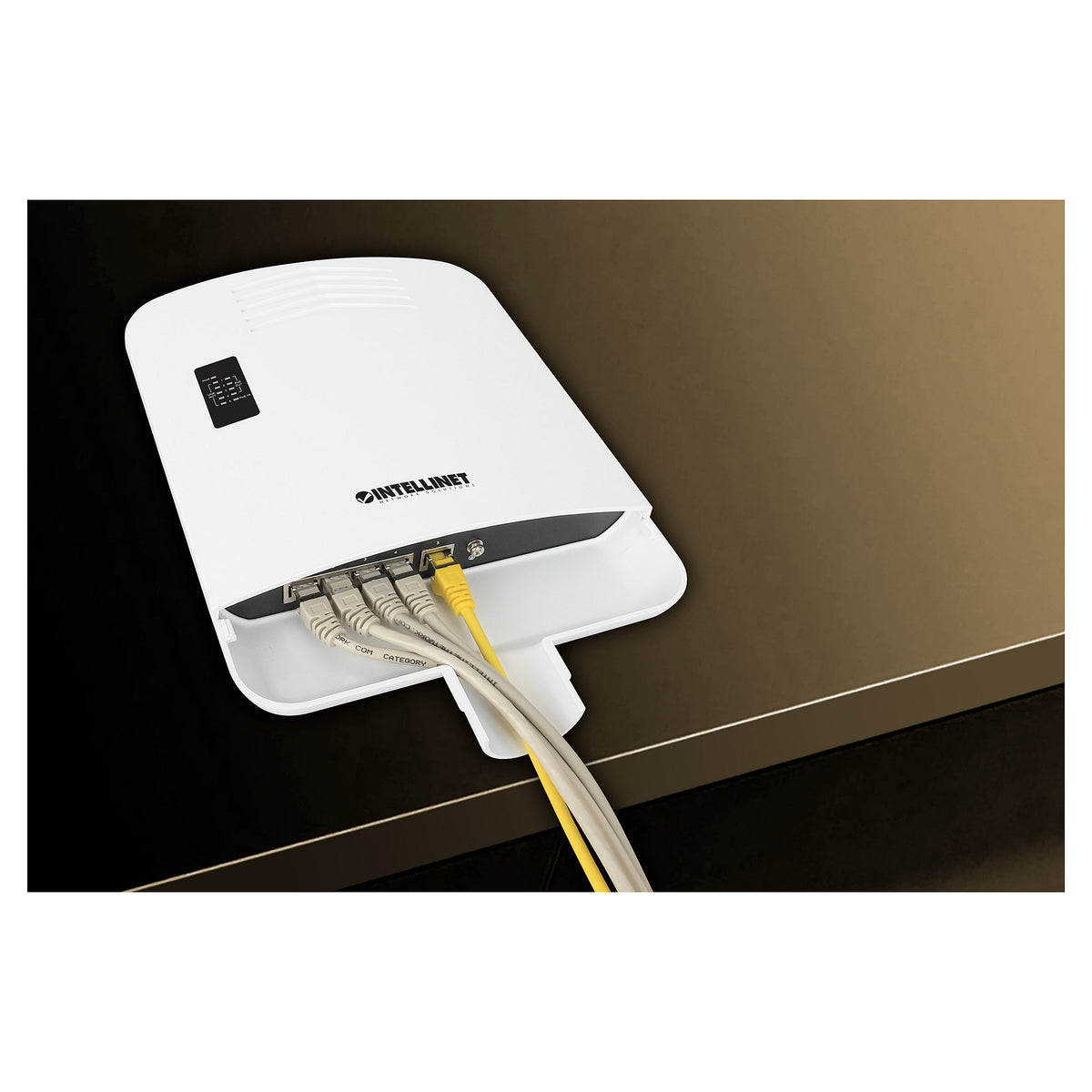 INTELLINET Outdoor 5-Port Gig PoE Switch Passthrough
