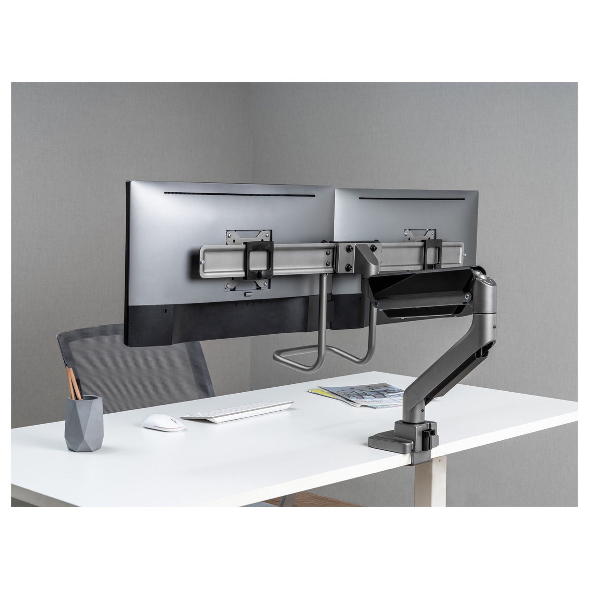 Equip Tischhalterung 17"-32"/2TFT 360° Gasfeder 9Kg silber lite Retail
