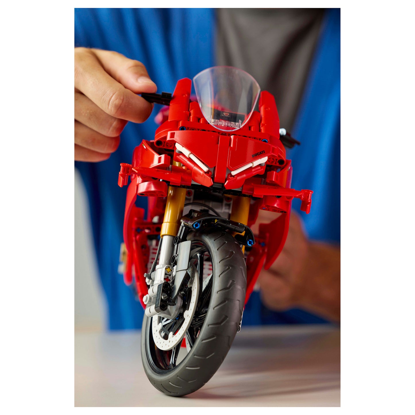 LEGO 42202 Technic Ducati Panigale V4 S Motorrad