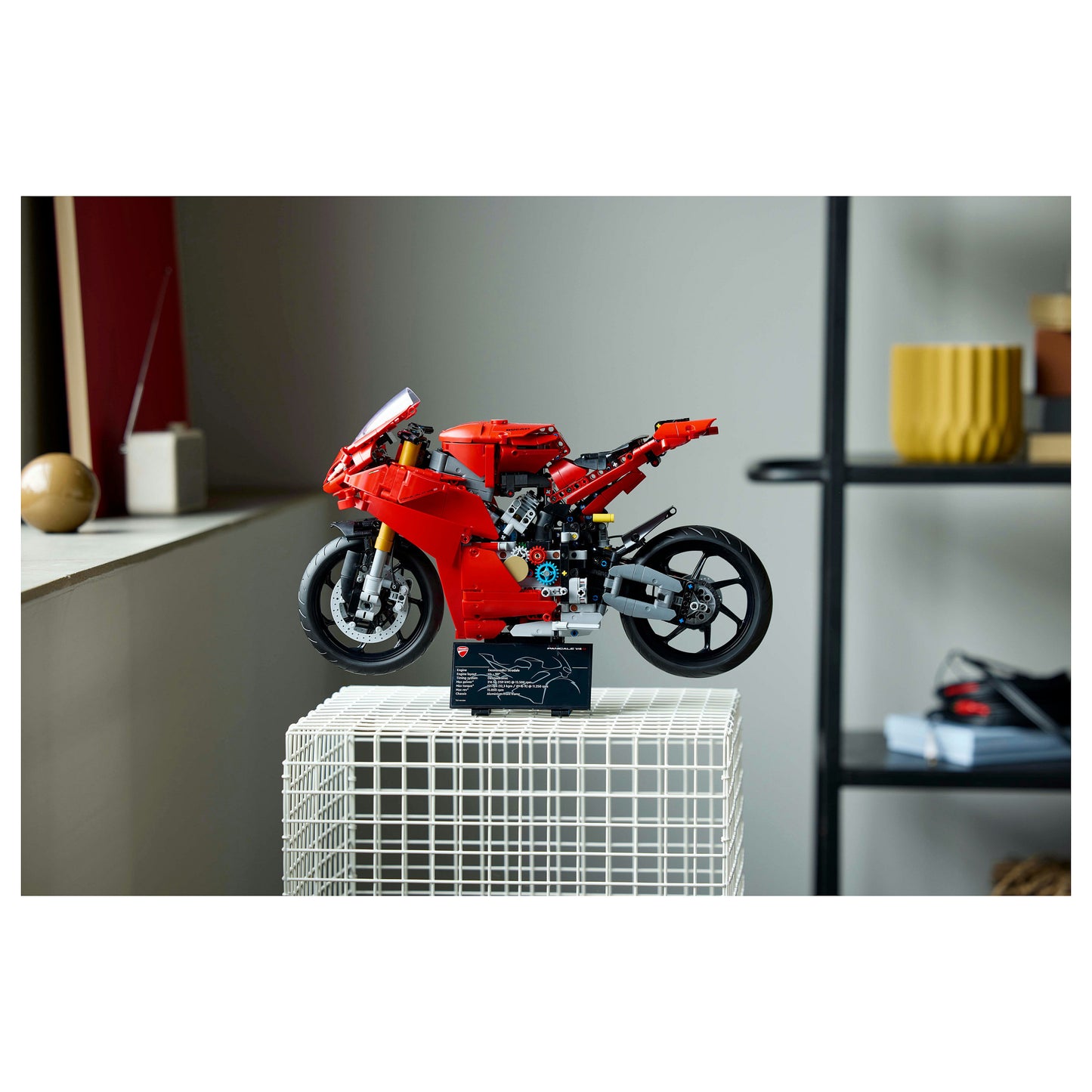 LEGO 42202 Technic Ducati Panigale V4 S Motorrad
