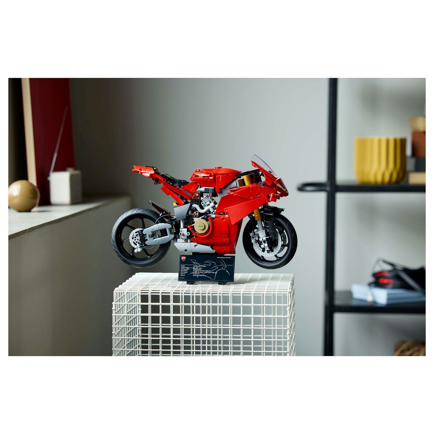 LEGO 42202 Technic Ducati Panigale V4 S Motorrad