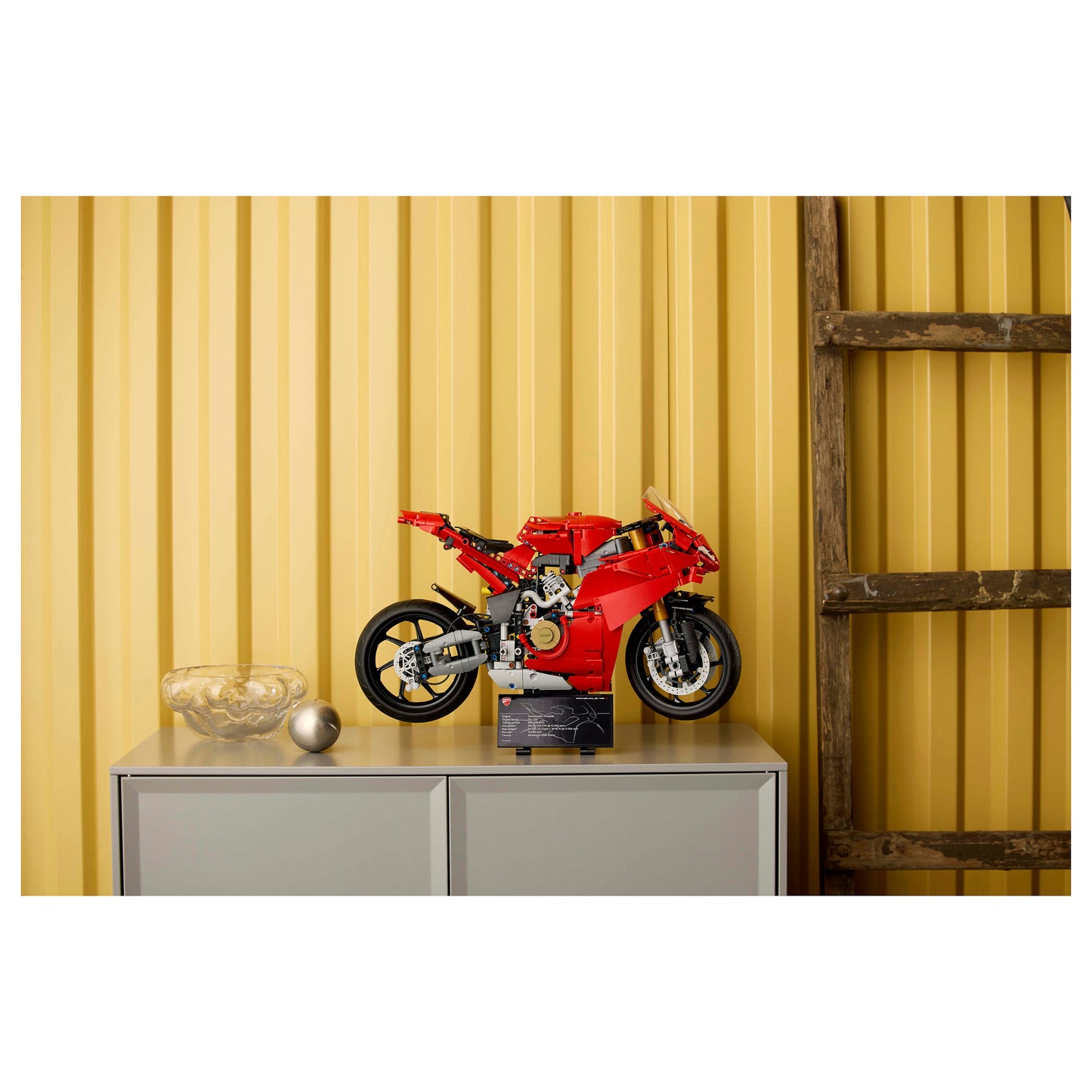 LEGO 42202 Technic Ducati Panigale V4 S Motorrad