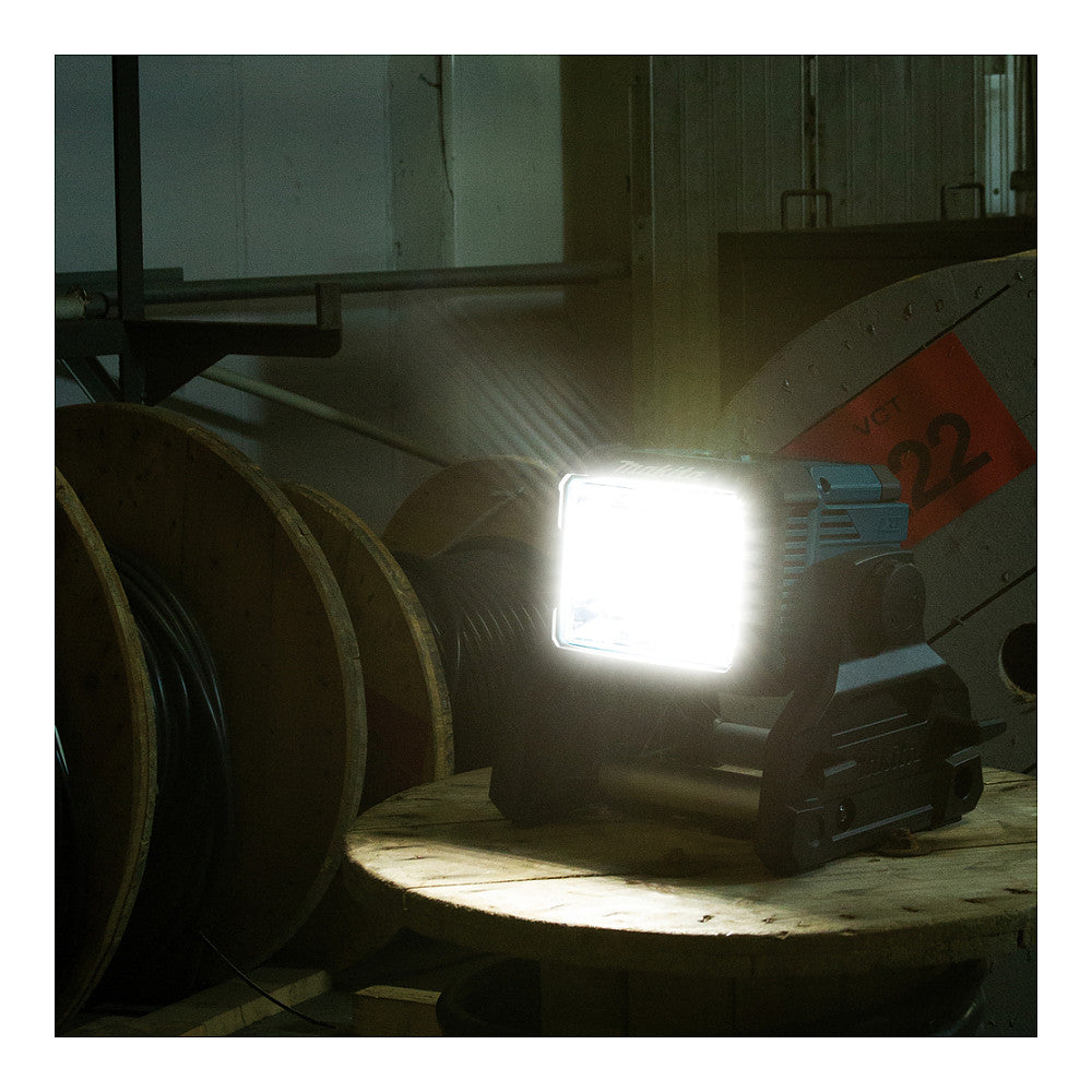 Makita Baustrahler - DEADML811
