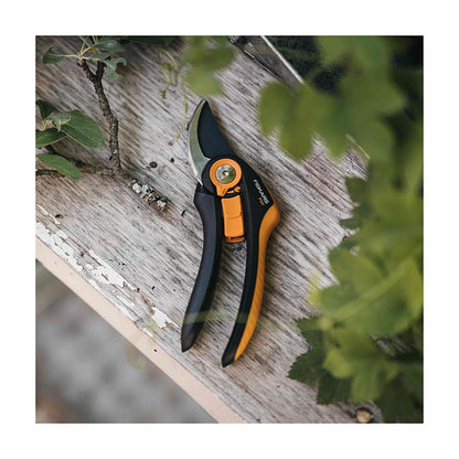 Fiskars Bypass-Gartenschere Plus SmartFit P541