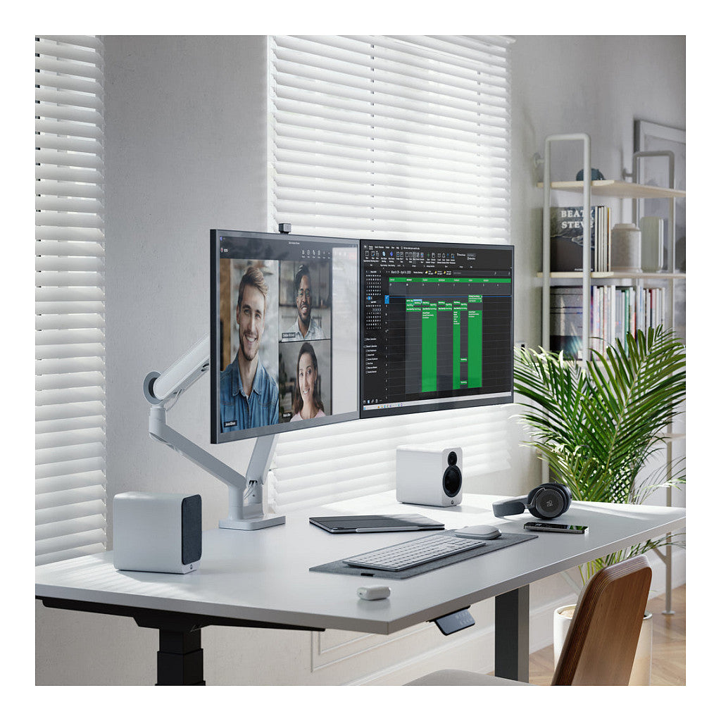 Alogic Clarity Pro Max 32 UHD 4K Monitor with 65W + 8MP Webcam