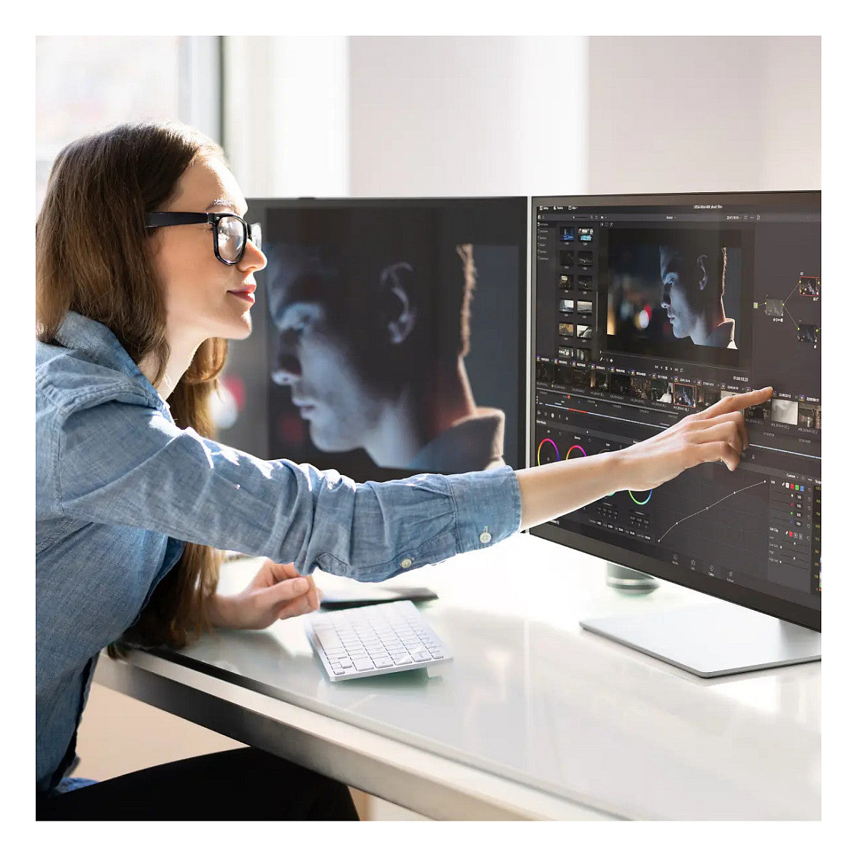 Alogic Clarity Max Touch 32 UHD 4K Monitor with 65W + 8MP Webcam