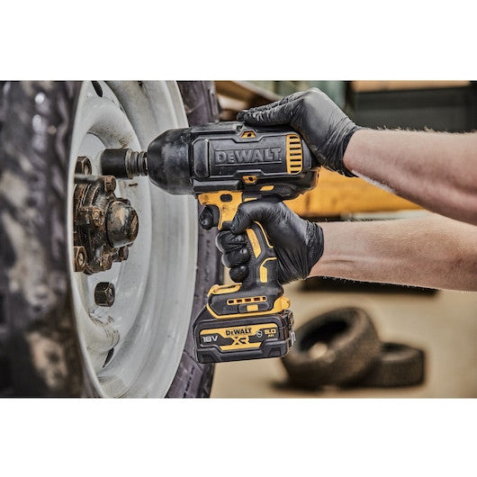 DEWALT Akku-Schlagschrauber. 18 Volt / 5 Ah