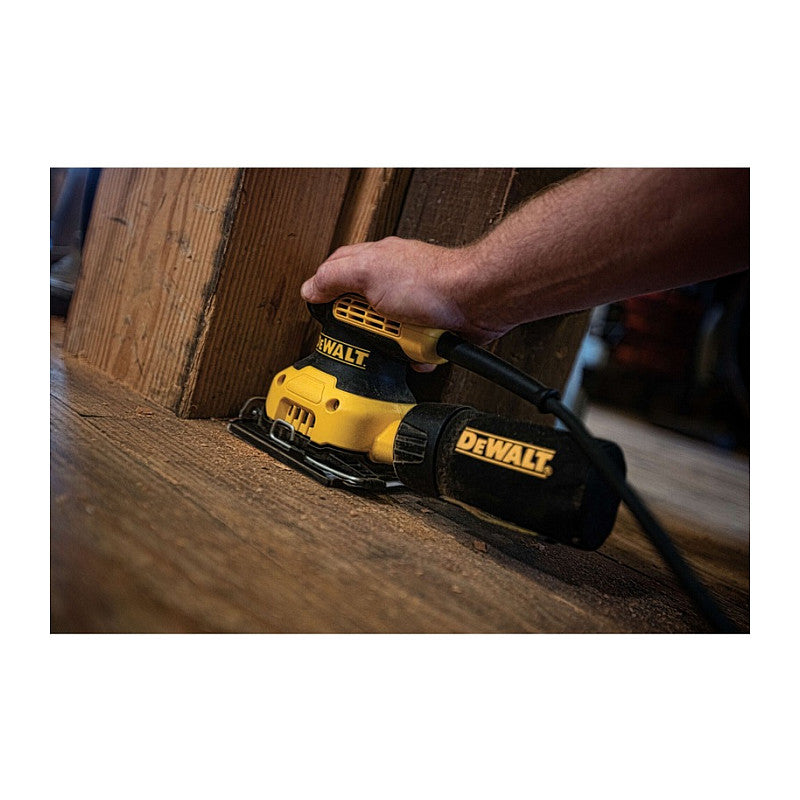 DEWALT Vibrationsschleifer 108x115 mm. 230 Watt